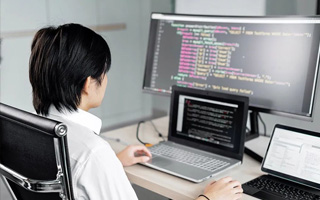 肇东 ,php声明和调用变量的符号是什么？